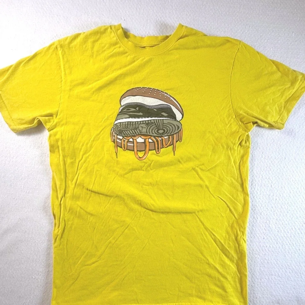 Jordan T-Shirt Mens Large Yellow Burger‎ Sneaker Graphic Short Sleeve Tee
